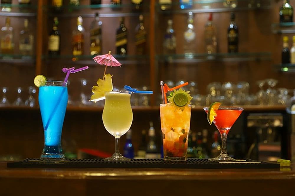 traveling bartender jobs